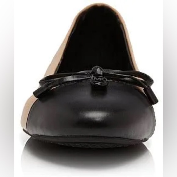 ❌SOLD❌‼️ Kors Melody MK signature toe cap slip-on flats - Picture 2 of 10